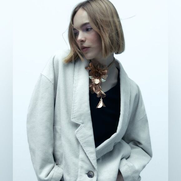 ZARA CASCADING FLOWER NECKLACE - Picture 2 of 4